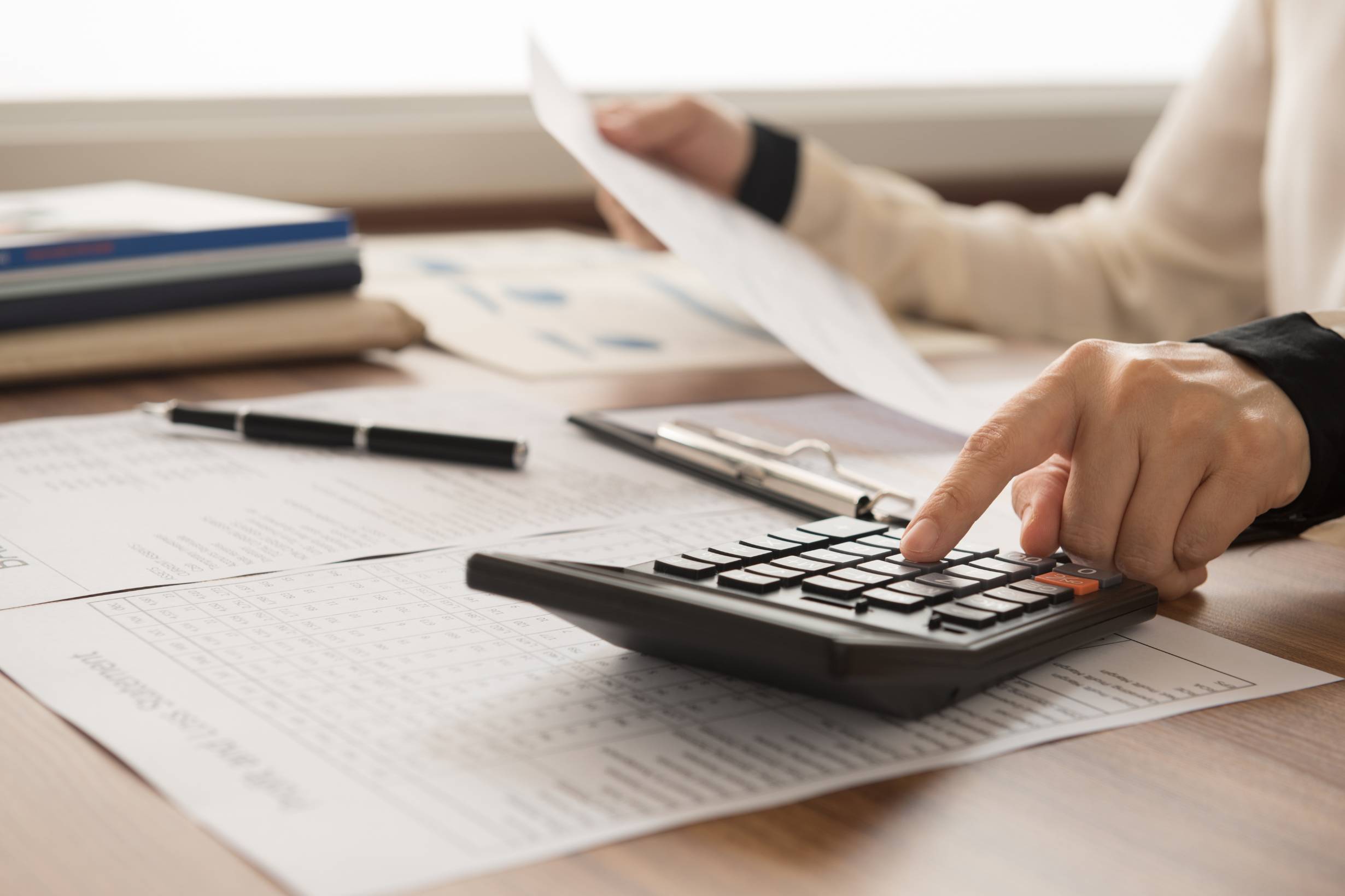 navigating financial challenges in seasonal businesses 1