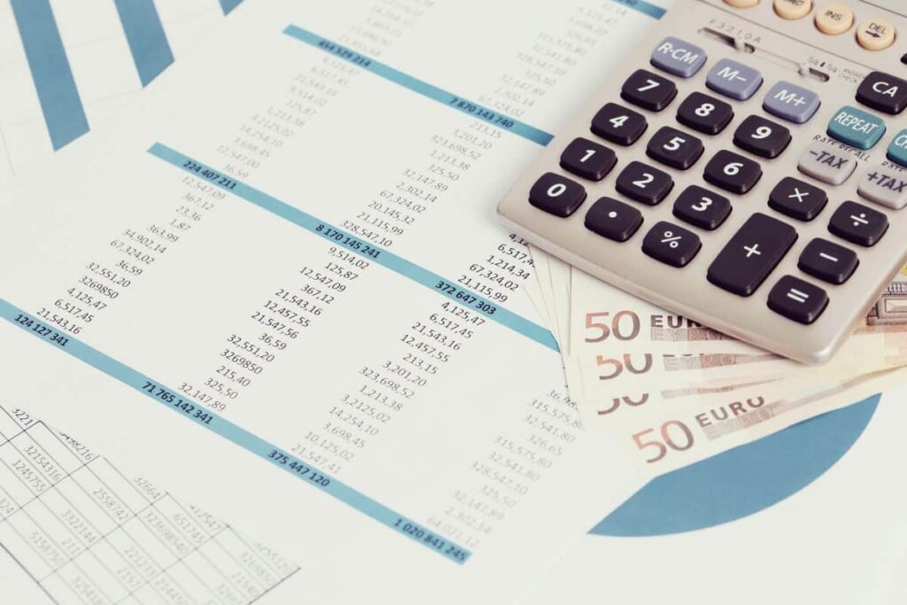 office-with-documents-money-accounts-4